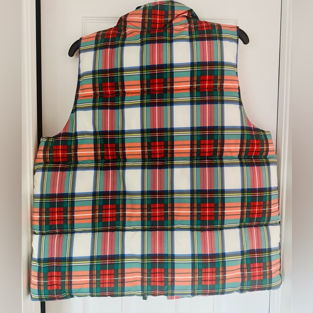J. Crew Snowy Stewart Tartan Puffer Vest Red Black White Plaid. NWT. Size M. - Picture 5 of 5